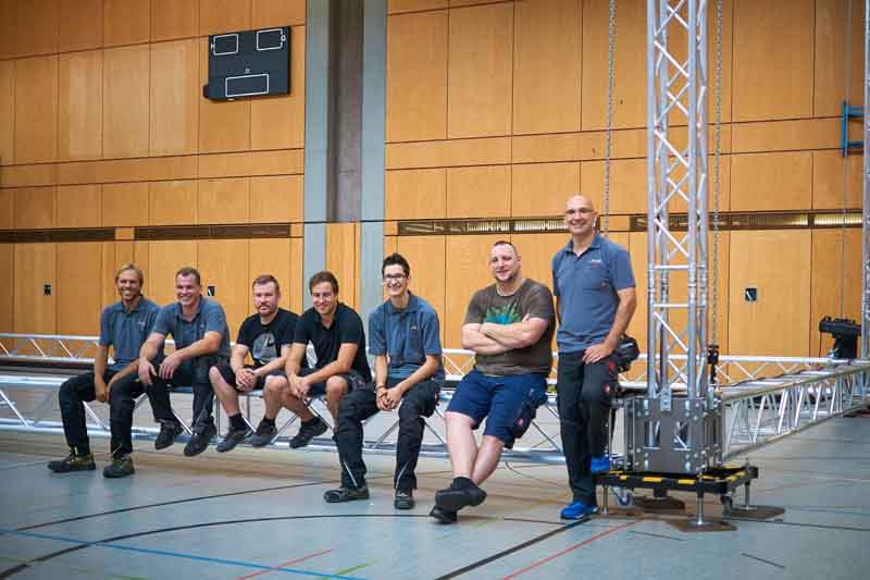  Das Klangwerk-Team mit Geschäftsführer Thomas Knappich (rechts außen) Foto: © Klangwerk Beschallung
