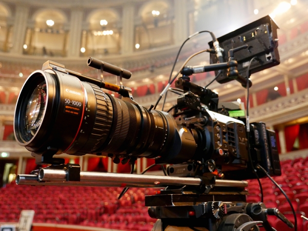 Panasonic VariCam LT im Einsatz (Bildquelle: Panasonic) Panasonic VariCam LT im Einsatz (Bildquelle: Panasonic)