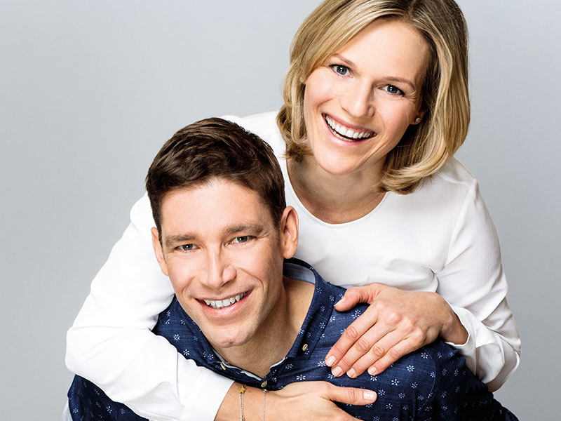 Marlies und Benjamin Raich vertrauen auf REKORD-Fenster. (Bildquelle: REKORD Franchise GmbH)