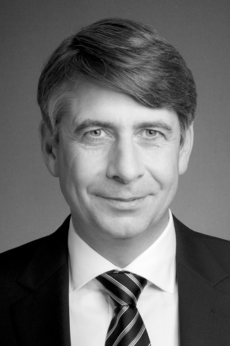 Dr. Philip Huisgen, General Manager der DATAKOM GmbH Dr. Philip Huisgen, General Manager der DATAKOM GmbH