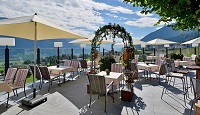 Panoramaterrasse im Sommer (Hotel Waldfriede)