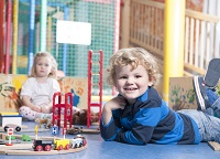 Junge beim Spielen (Familienparadies Sporthotel Achensee)