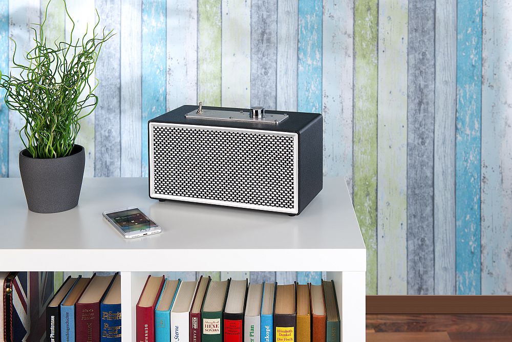auvisio Mobiler Retro-Lautsprecher MSS-420.rtro mit Bluetooth 4.1 und AUX-Eingang, www.pearl.de auvisio Mobiler Retro-Lautsprecher MSS-420.rtro mit Bluetooth 4.1 und AUX-Eingang, www.pearl.de