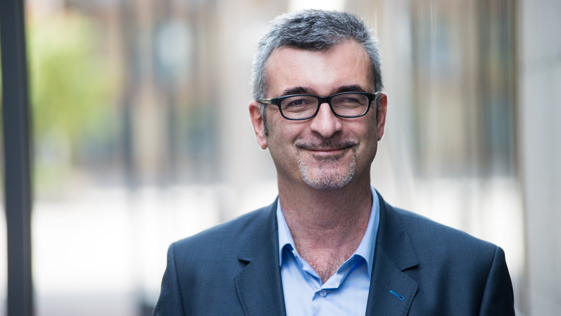 Dieter Menyhartüber die Nutzung von Social Media im Verkauf