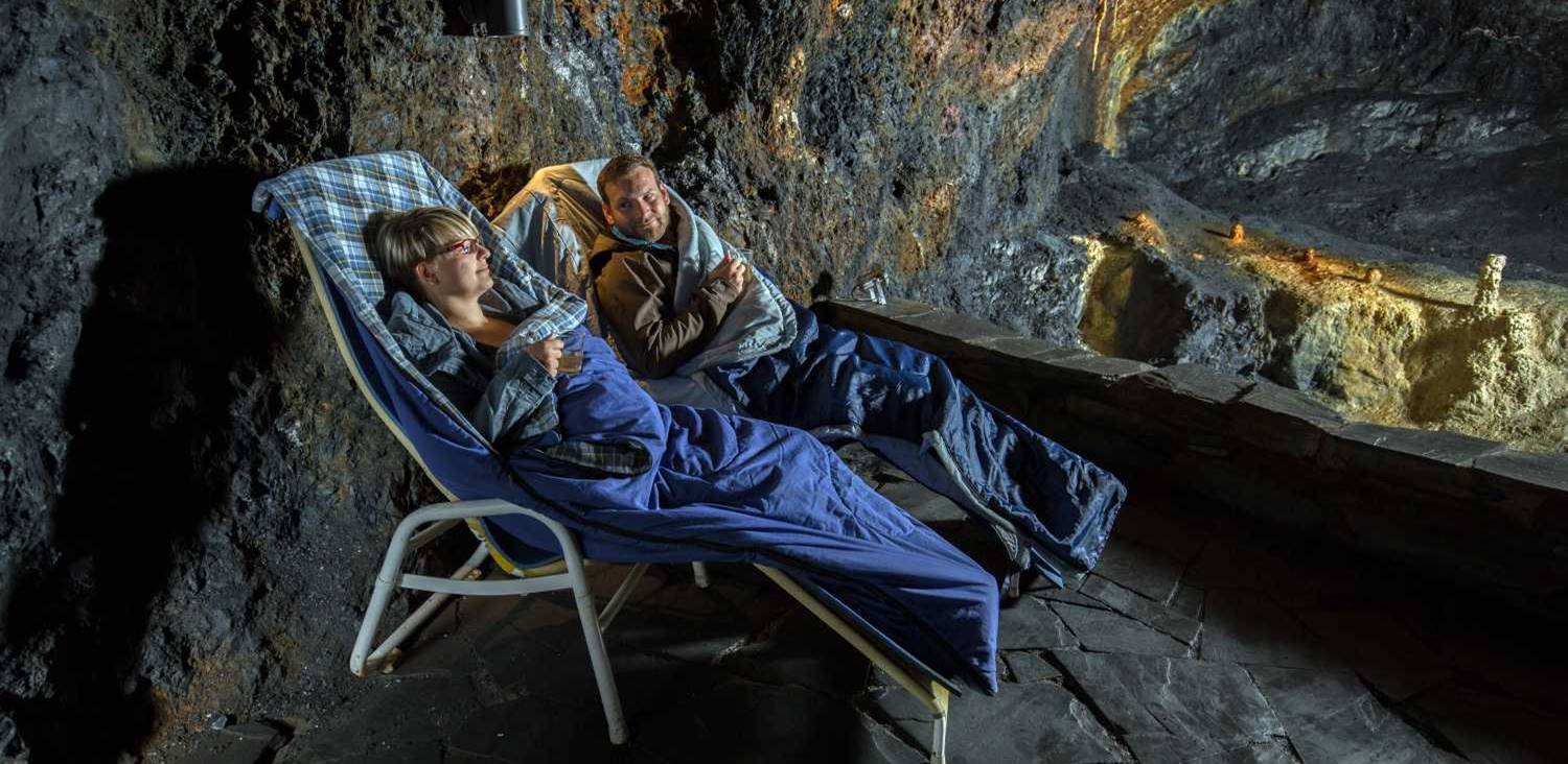 Durchatmen im Heilstollen der Feengrotten Durchatmen im Heilstollen der Feengrotten