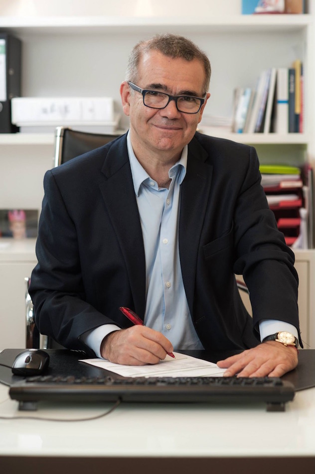Dr. Adrian Flohr ist Gynäkologe und Geschäftsführer von Medplus Nordrhein in Düsseldorf und Krefeld.