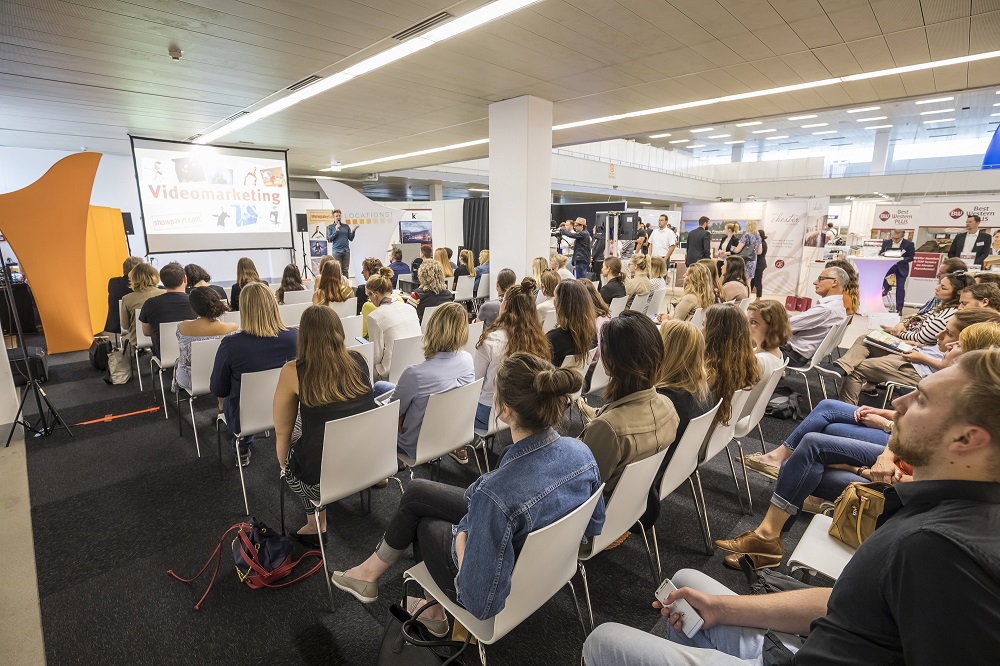 Das Vortragsprogramm der LOCATIONS Messe liefert hilfreiches Wissen rund um erfolgreiche Events. (Bi