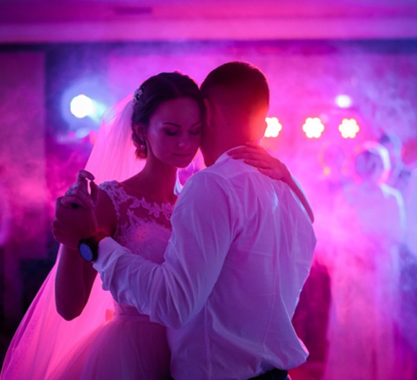 Mit der passenden Musik gelingt alles: DJ Zalmii aus Baden-Baden. (Bildquelle:©IVASHstudio?Fotolia) Mit der passenden Musik gelingt alles: DJ Zalmii aus Baden-Baden. (Bildquelle:©IVASHstudio?Fotolia)