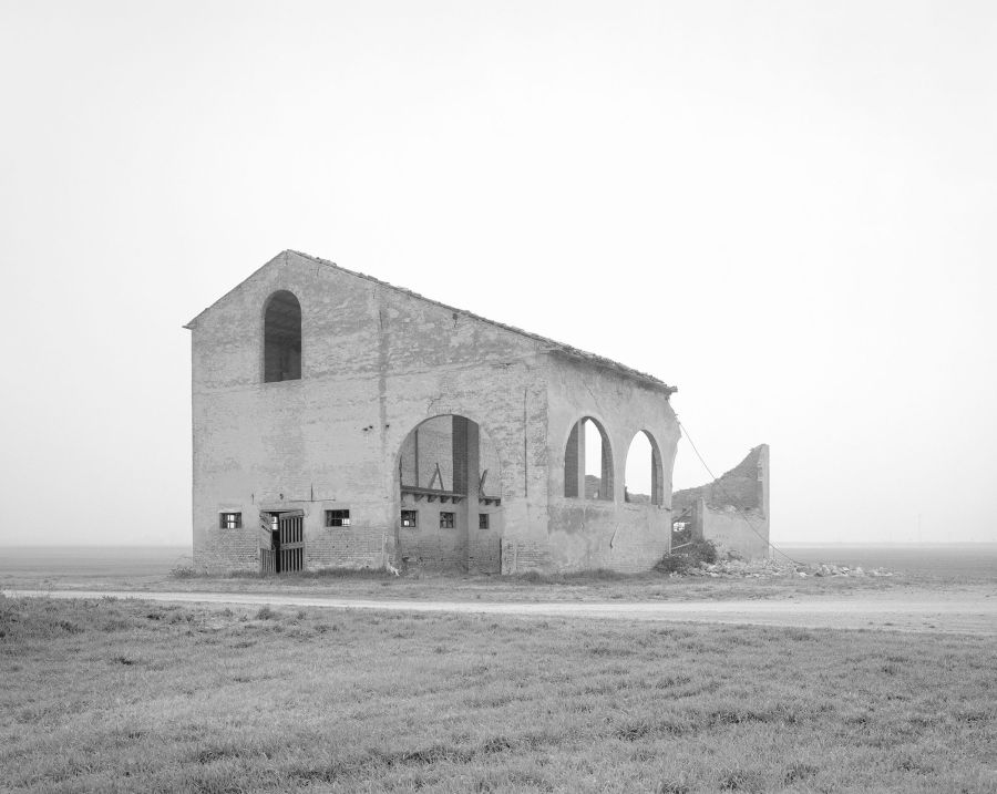 Paola De Pietri: No title (01), aus der Serie?Questa Pianura?, 2014 (Bildquelle:©Paola De Pietri) Paola De Pietri: No title (01), aus der Serie?Questa Pianura?, 2014 (Bildquelle:©Paola De Pietri)