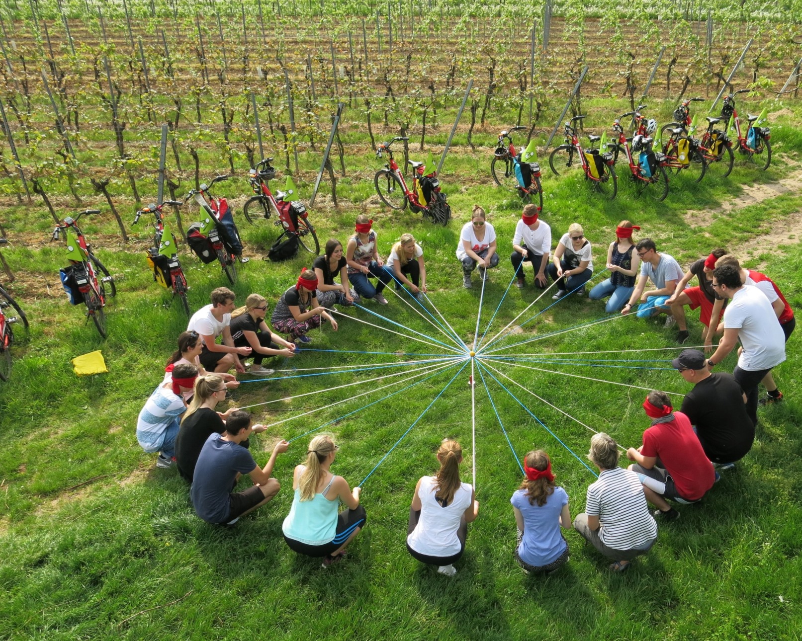 Teambuilding mit genussradeln-pfalz: spielerisch Abhängigkeiten erkennen, kooperieren, kommunizieren Teambuilding mit genussradeln-pfalz: spielerisch Abhängigkeiten erkennen, kooperieren, kommunizieren