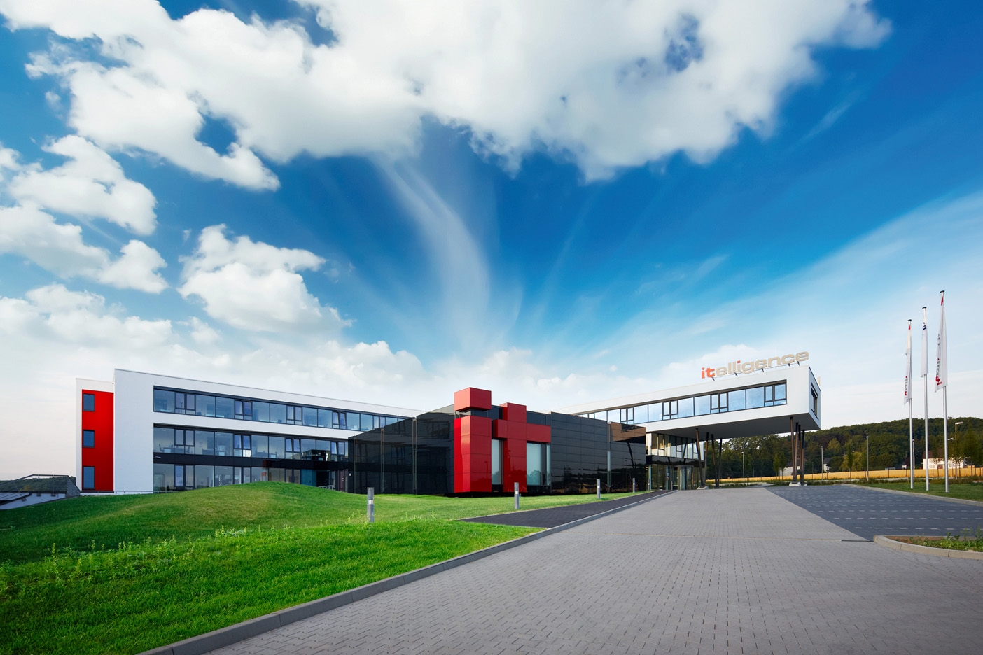 Firmenzentrale der itelligence AG Firmenzentrale der itelligence AG