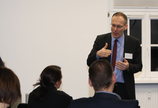 Arbeitsrechtsexperte Prof. Dr. Bernd Sandmann bei der"Strategie-Runde für Arbeitgeber" (Bi Arbeitsrechtsexperte Prof. Dr. Bernd Sandmann bei der"Strategie-Runde für Arbeitgeber" (Bi