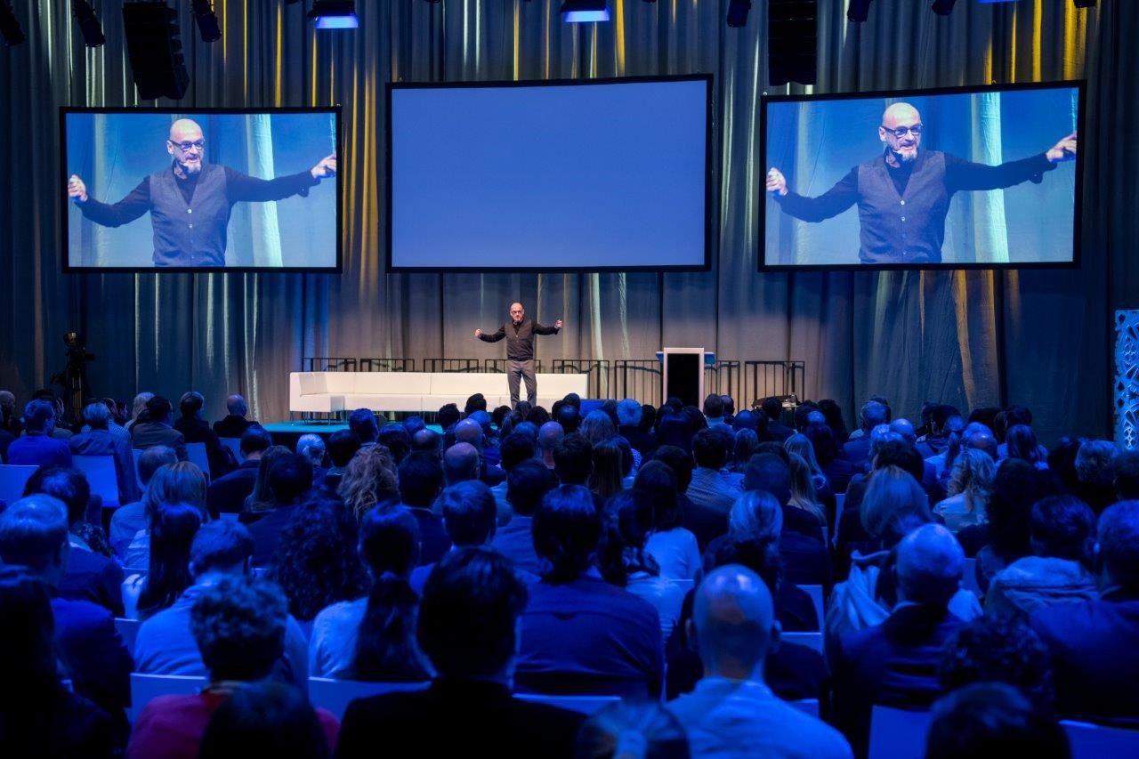 Internet World EXPO 2018 - TrendArena Jochen Schweizer