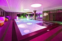 Indoorpool im Erwachsenen-SPA (Hotel Aigo)