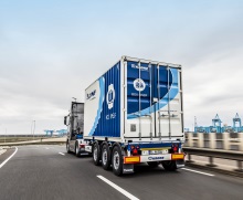 Das Multifunktionschassis nimmt Container von 20‘ bis 45‘ auf. Bild: KRONE Das Multifunktionschassis nimmt Container von 20‘ bis 45‘ auf. Bild: KRONE