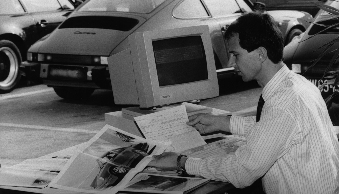 1989: Lorenz Mrkos bei der Porsche Holding inÖsterreich, Entwicklung ganz nah am Produkt!