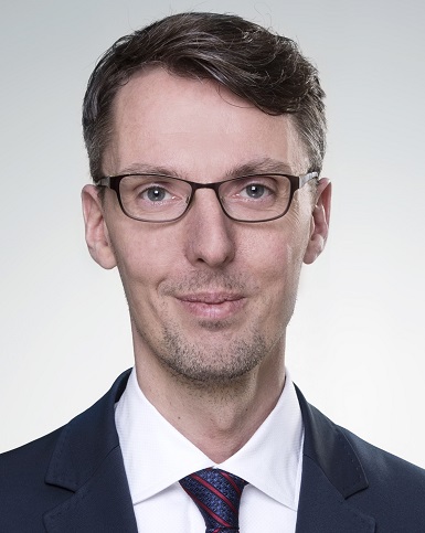 An Management-Hochschule als Professor für Nachhaltiges Mangement tätig: Prof. Dr. Lars Castellucci.