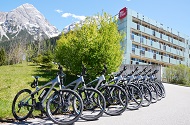 Mountainbikes vor dem Hotel