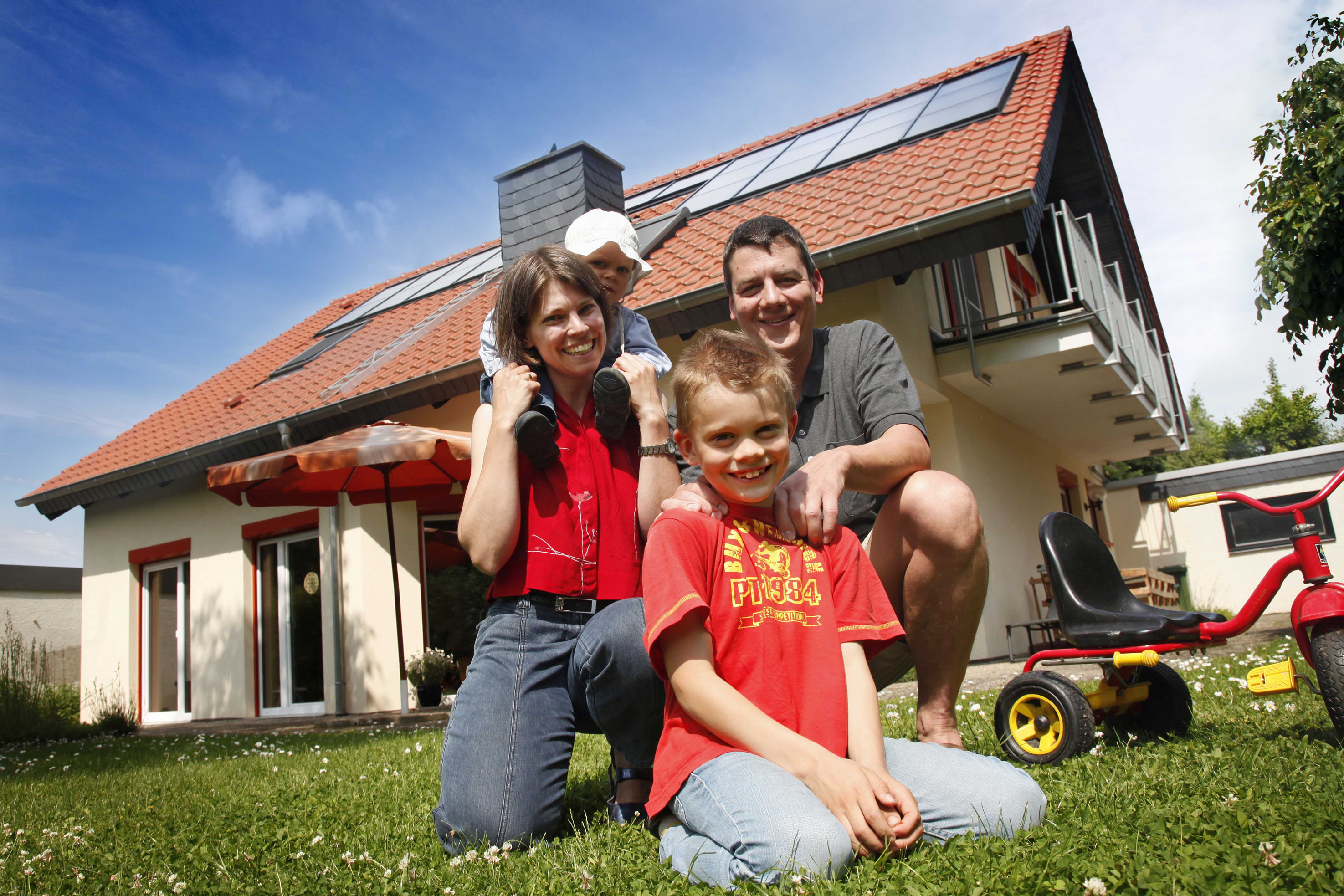 Dank freier Kombinierbarkeit von Solarthermie kann jeder Hausbesitzer von den Vorteilen profitieren.