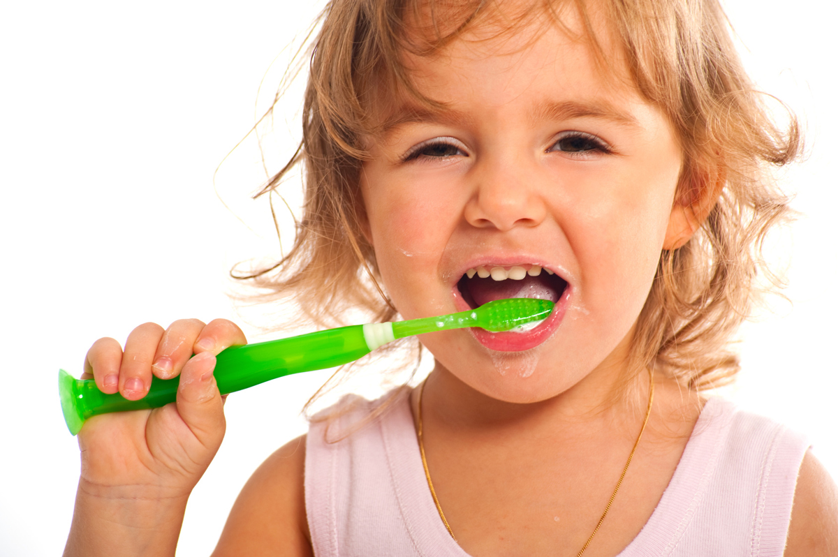 Zähneputzen ist auch bei Kleinkindern wichtig (Bildquelle: @Fotolia) Zähneputzen ist auch bei Kleinkindern wichtig (Bildquelle: @Fotolia)