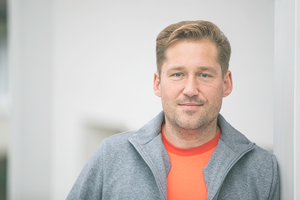 Hundepsychologe Steffen Kröber kennt sich mit dem Verhalten und Bedürfnissen von Hunden bestens aus.