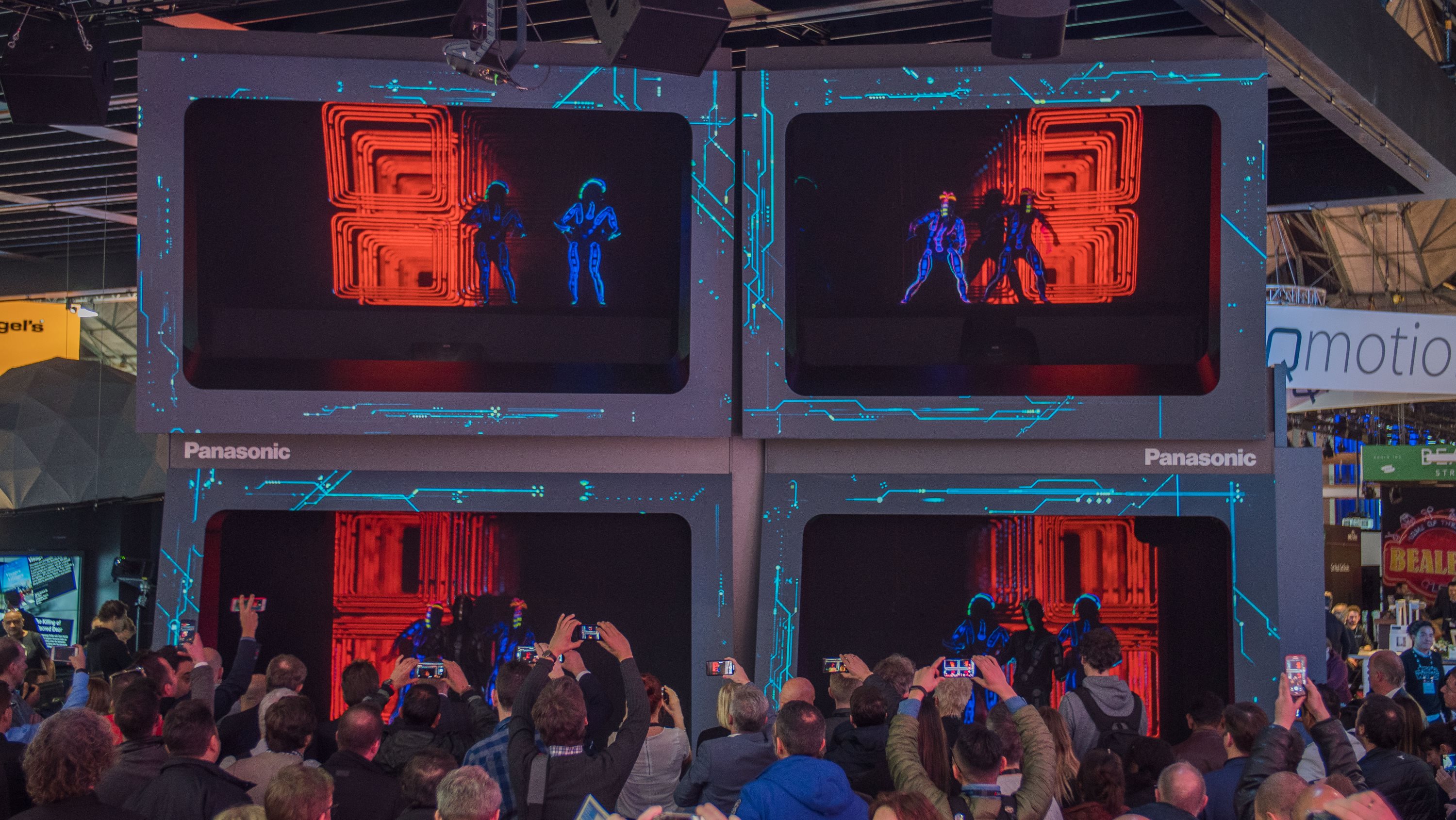 Panasonic mit holografischer Tanzshow auf der Prolight + Sound 2018 (Bildquelle: Panasonic) Panasonic mit holografischer Tanzshow auf der Prolight + Sound 2018 (Bildquelle: Panasonic)