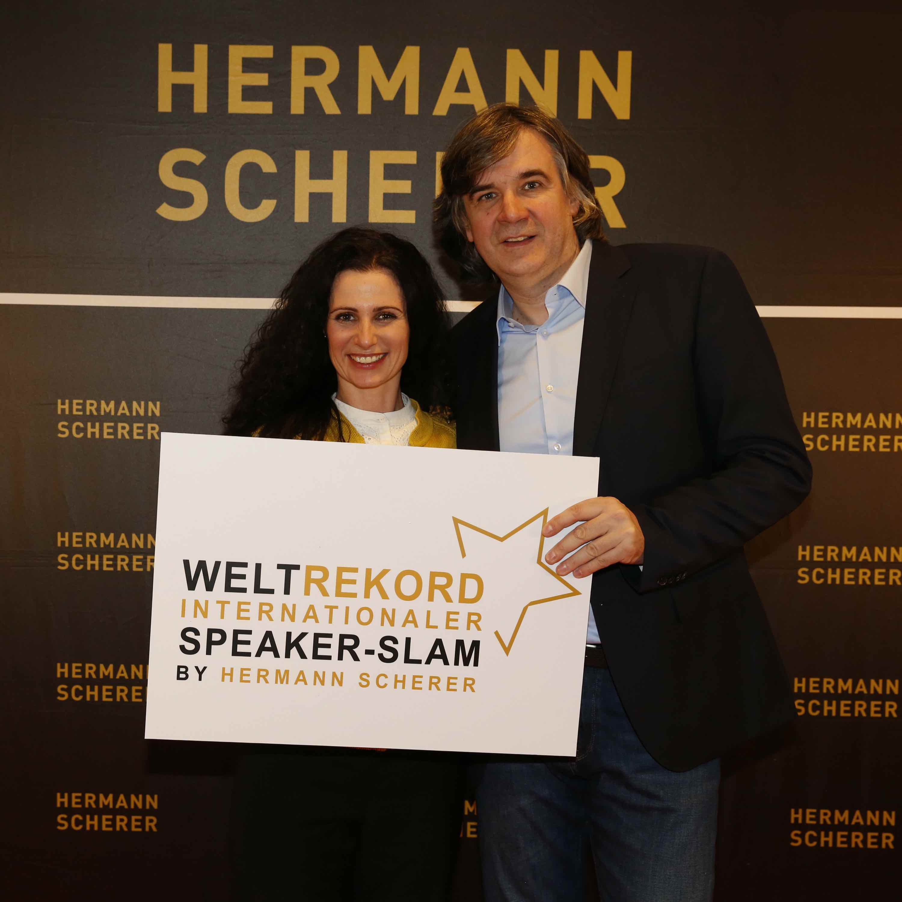 Tabea Rother und Hermann Scherer beim 3. internationalen Speaker-Slam in München (Bildquelle: @herma