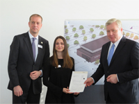 Große Freude über den offiziellen Zuwendungsbescheid. © AMF-Bruns Große Freude über den offiziellen Zuwendungsbescheid. © AMF-Bruns