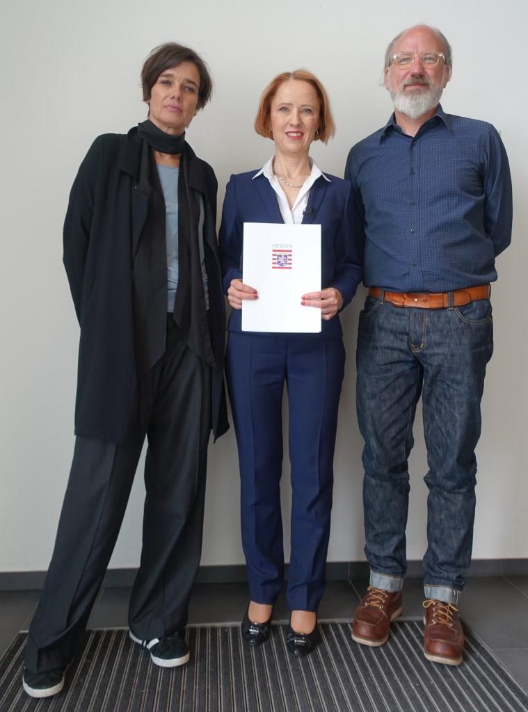 Prof. Dipl. Des. Claudia Ebert-Hesse, Prof. Dr. Claudia Hilker, Prof. Peter Schmies (Bildquelle: Pro Prof. Dipl. Des. Claudia Ebert-Hesse, Prof. Dr. Claudia Hilker, Prof. Peter Schmies (Bildquelle: Pro