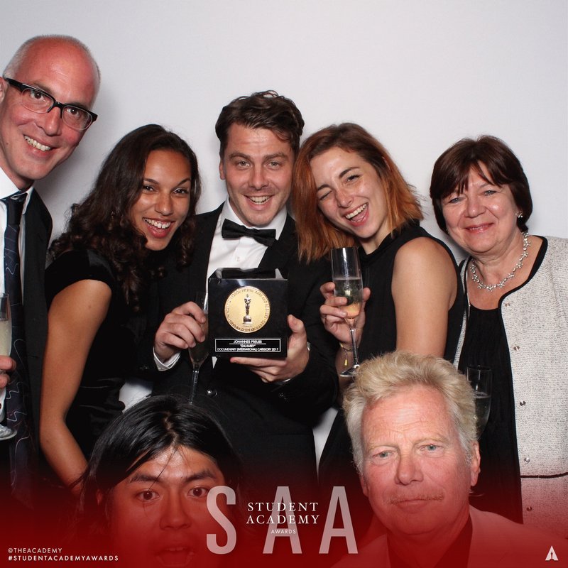 Johannes Preuss und das Team der Filmakademie Baden-Württemberg bei den Studenten-Oscars 2017 (Bildq
