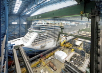 Das neue Kreuzfahrtschiff Norwegian Bliss im Baudock der MEYER WERFT, Papenburg (Bild: MEYER WERFT) Das neue Kreuzfahrtschiff Norwegian Bliss im Baudock der MEYER WERFT, Papenburg (Bild: MEYER WERFT)