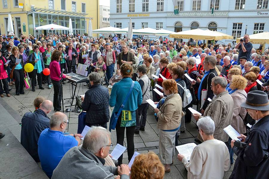 Rekordverdächtig: 42 Chöre, 1300 Sängerinnen und Sänger bei der 11. Trierer Chormeile 2018 (Bildquel Rekordverdächtig: 42 Chöre, 1300 Sängerinnen und Sänger bei der 11. Trierer Chormeile 2018 (Bildquel
