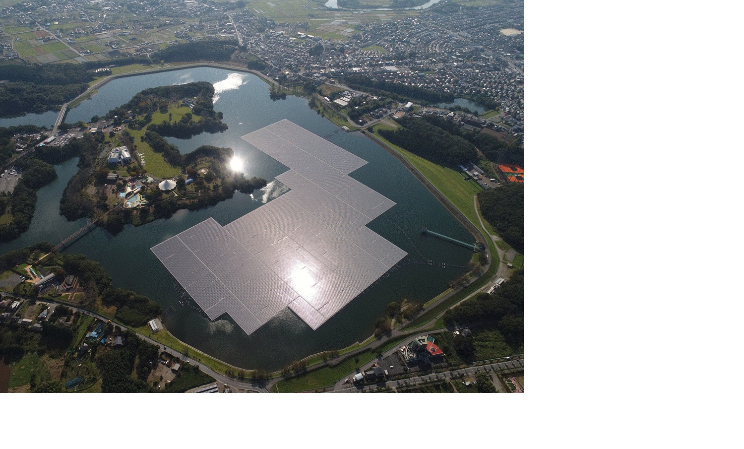 13,7-MW-Solarkraftwerk auf dem Stausee am Yamakura-Damm