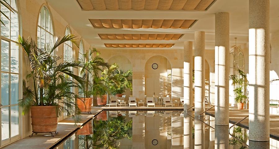 Mediterraner Spa-Bereich der Finca Cortesin