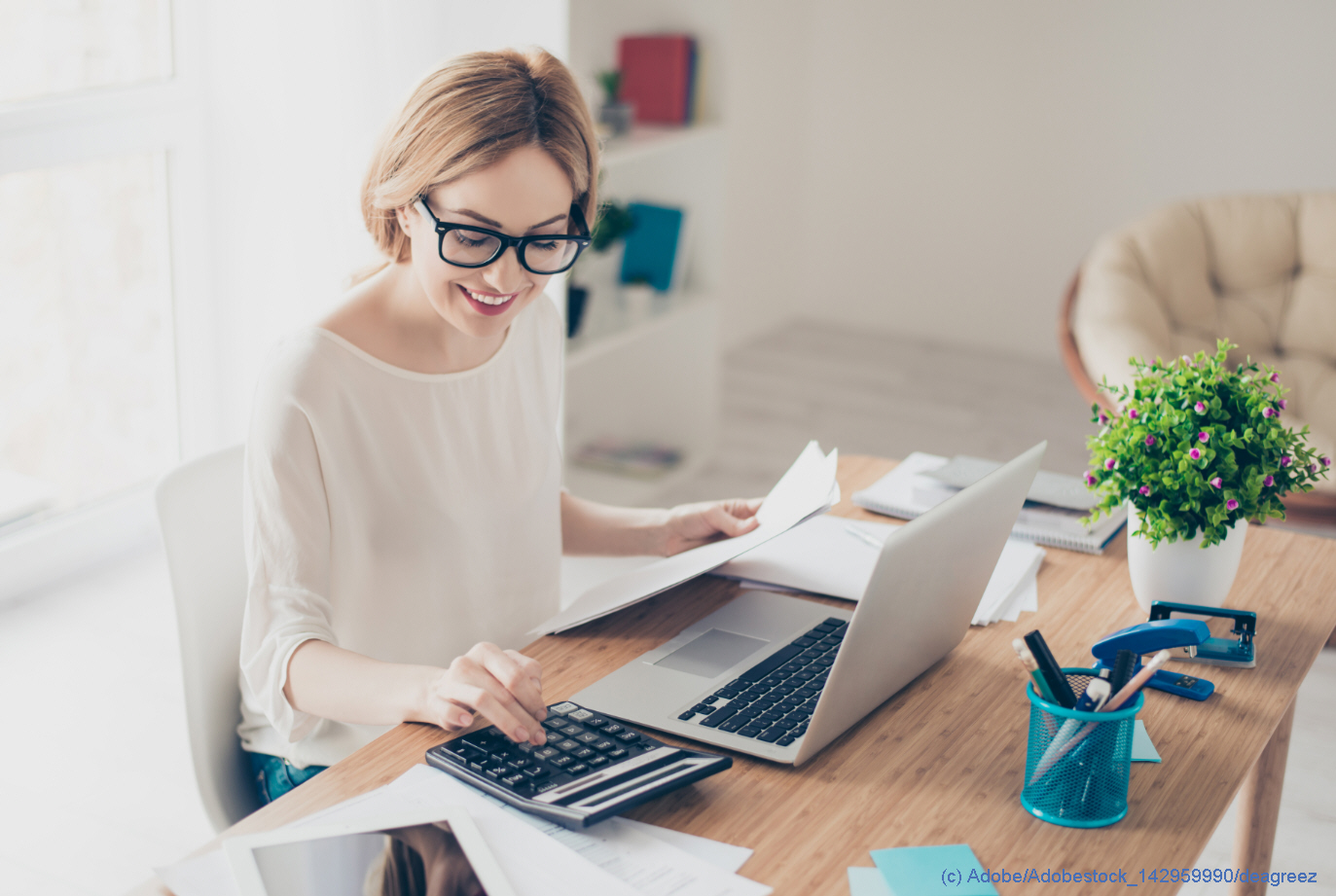 Auch Arbeitnehmer im Home-Office dürfen Sodexo Restaurantschecks erhalten. Adobestock_142959990, GT 