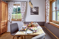 Köstlicher Genussfrühstückskorb (c) Michael Huber (Lehenriedl Chalets und Appartments) Köstlicher Genussfrühstückskorb (c) Michael Huber (Lehenriedl Chalets und Appartments)