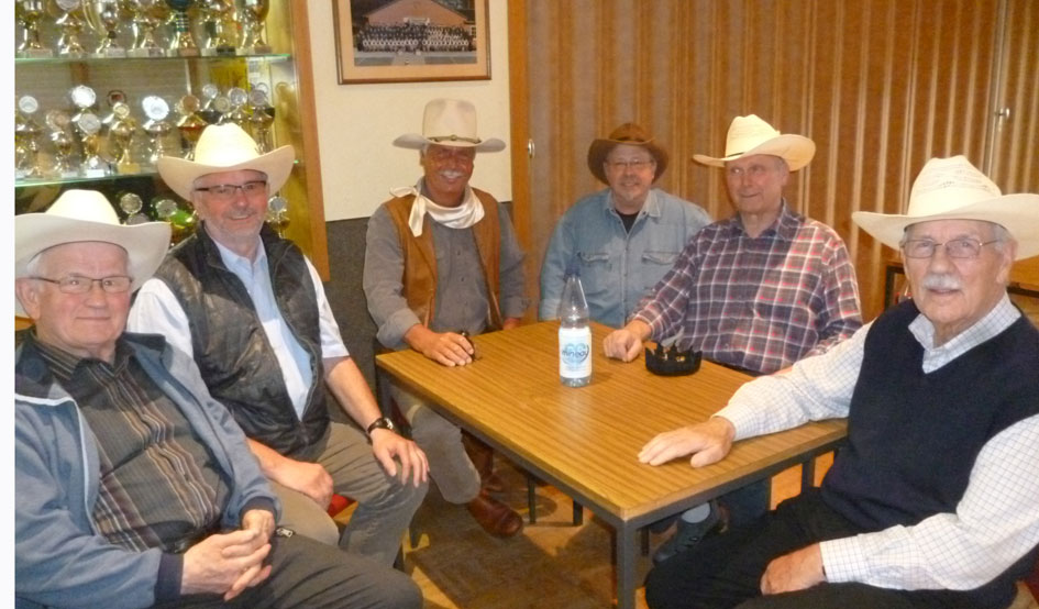"Sechs Hüte": v.l. R. Behrmann, K-H. Schwenn, A. Engelhardt, DeRosso, W. Cordes, H. Schröd "Sechs Hüte": v.l. R. Behrmann, K-H. Schwenn, A. Engelhardt, DeRosso, W. Cordes, H. Schröd