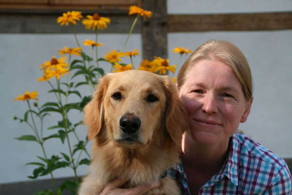 Tierärztin Dr. Sonja Wolken -© Wolken. Tierärztin Dr. Sonja Wolken -© Wolken.