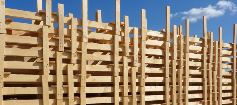 Paletten aus Holz sind in der internationalen Logistik immer aktuell. Paletten aus Holz sind in der internationalen Logistik immer aktuell.