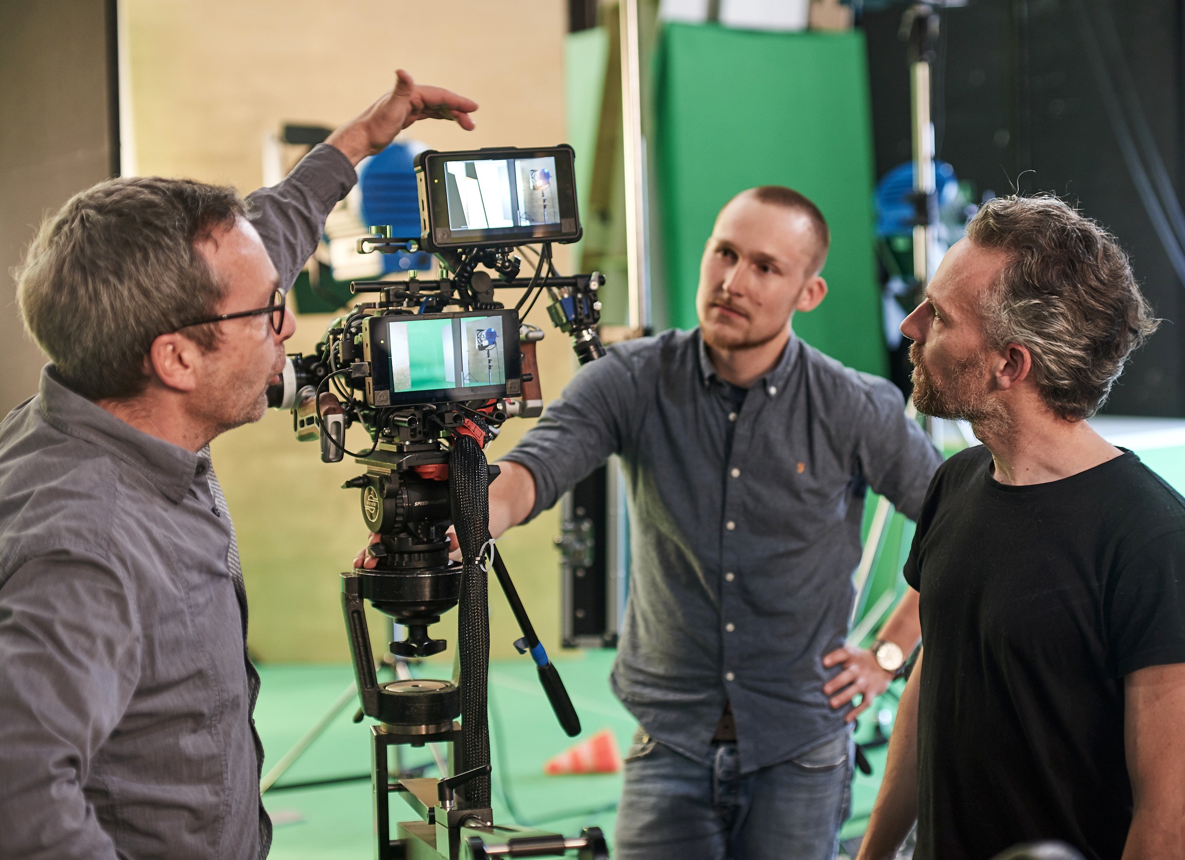 (Foto: hl-studios, Erlangen): Fashion-Fotograf Benjamin Kaufmann (r) zu Gast im Hybrid Studio