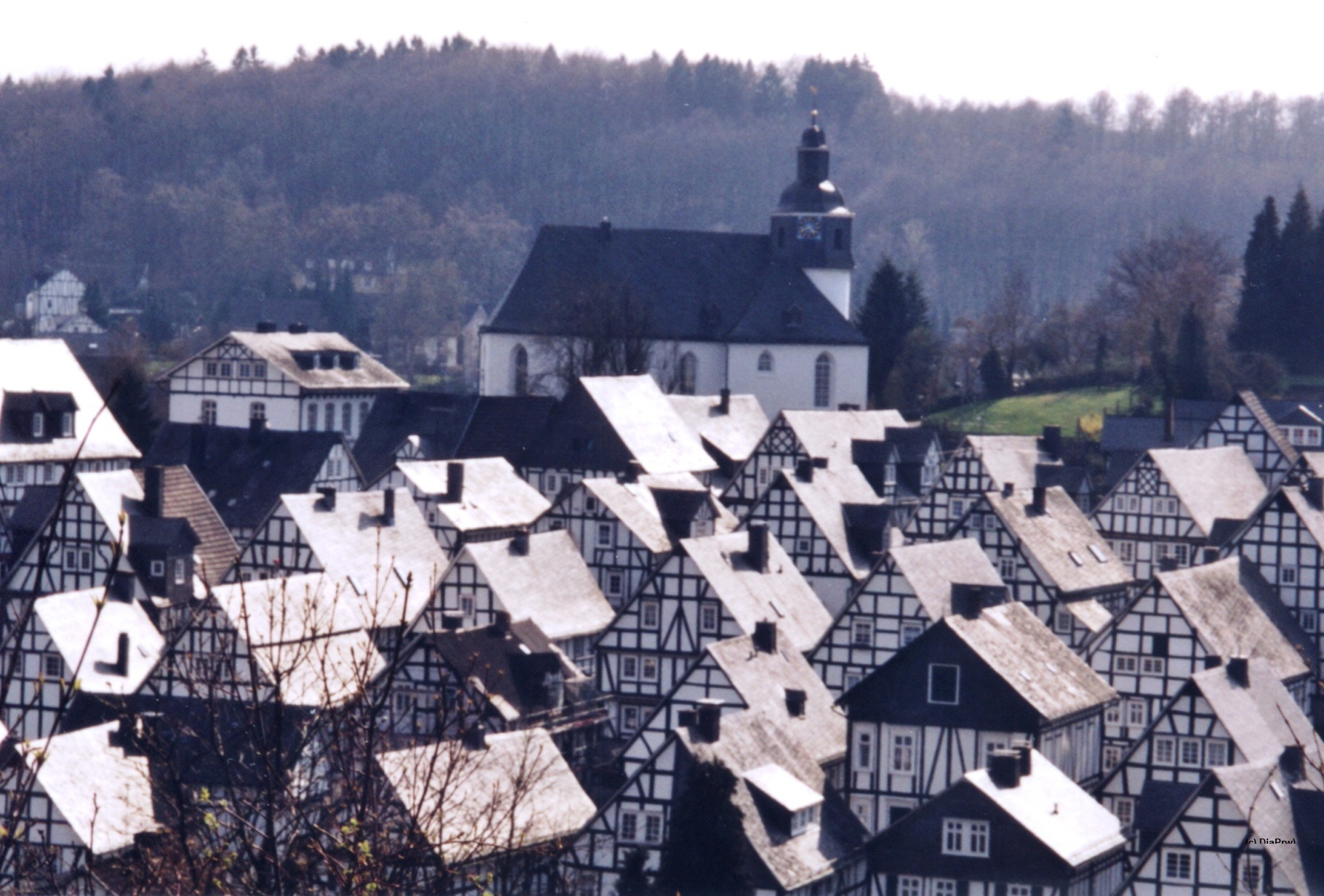 Vor vielen Jahren fotografiert: Fachwerkansicht der Freudenberger Altstadt. (Foto: presseweller)