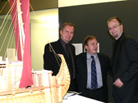 Projektleiter Dominique Görlitz (Mitte) mit Ralf Becher (rechts), Geschäftsführer TIQ Solutions GmbH Projektleiter Dominique Görlitz (Mitte) mit Ralf Becher (rechts), Geschäftsführer TIQ Solutions GmbH