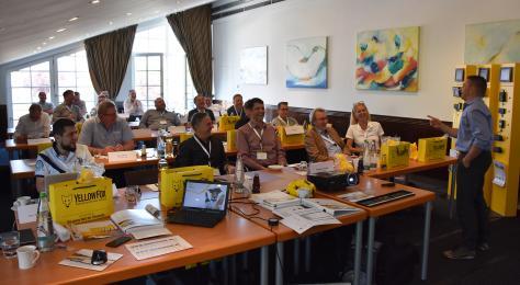 Auf die Teilnehmer warteten jeweils unterhaltsame Fachvorträge. Bild: YellowFox GmbH