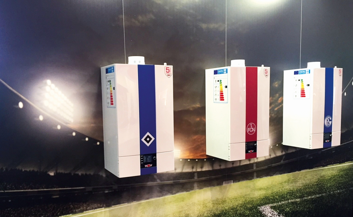 Fußballfeeling für den Heizungskeller mit den Wolf-Wärmeerzeugern im Fußballdesign. (Bildquelle: WOL