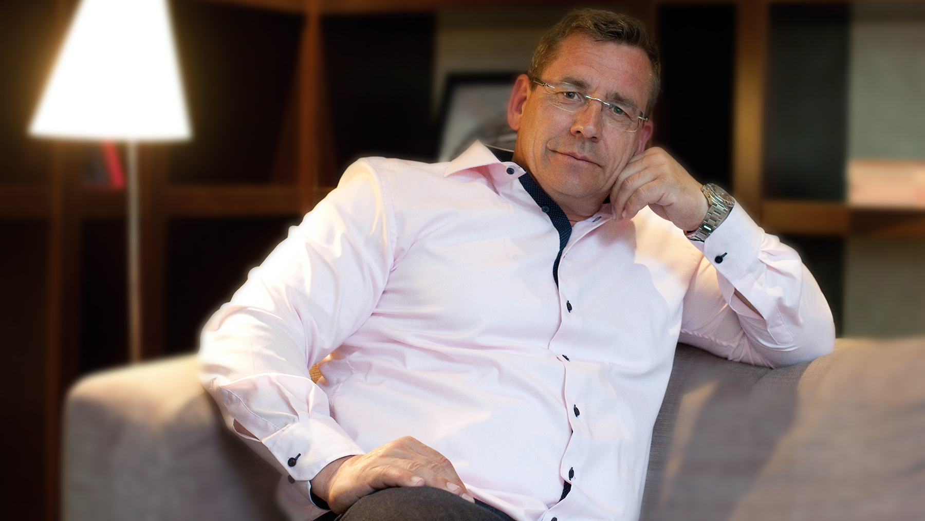 Bernd Kiesewetter ist Vortragsredner, Autor, Business- und Mental-Coach Bernd Kiesewetter ist Vortragsredner, Autor, Business- und Mental-Coach