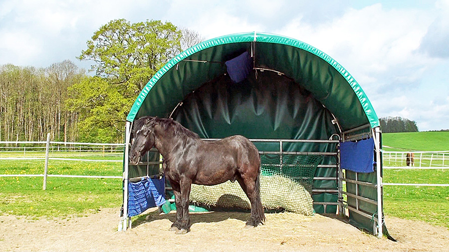 Energiezelt mit PiezoBalance-Kristalldecken zum Auftanken für Pferde
