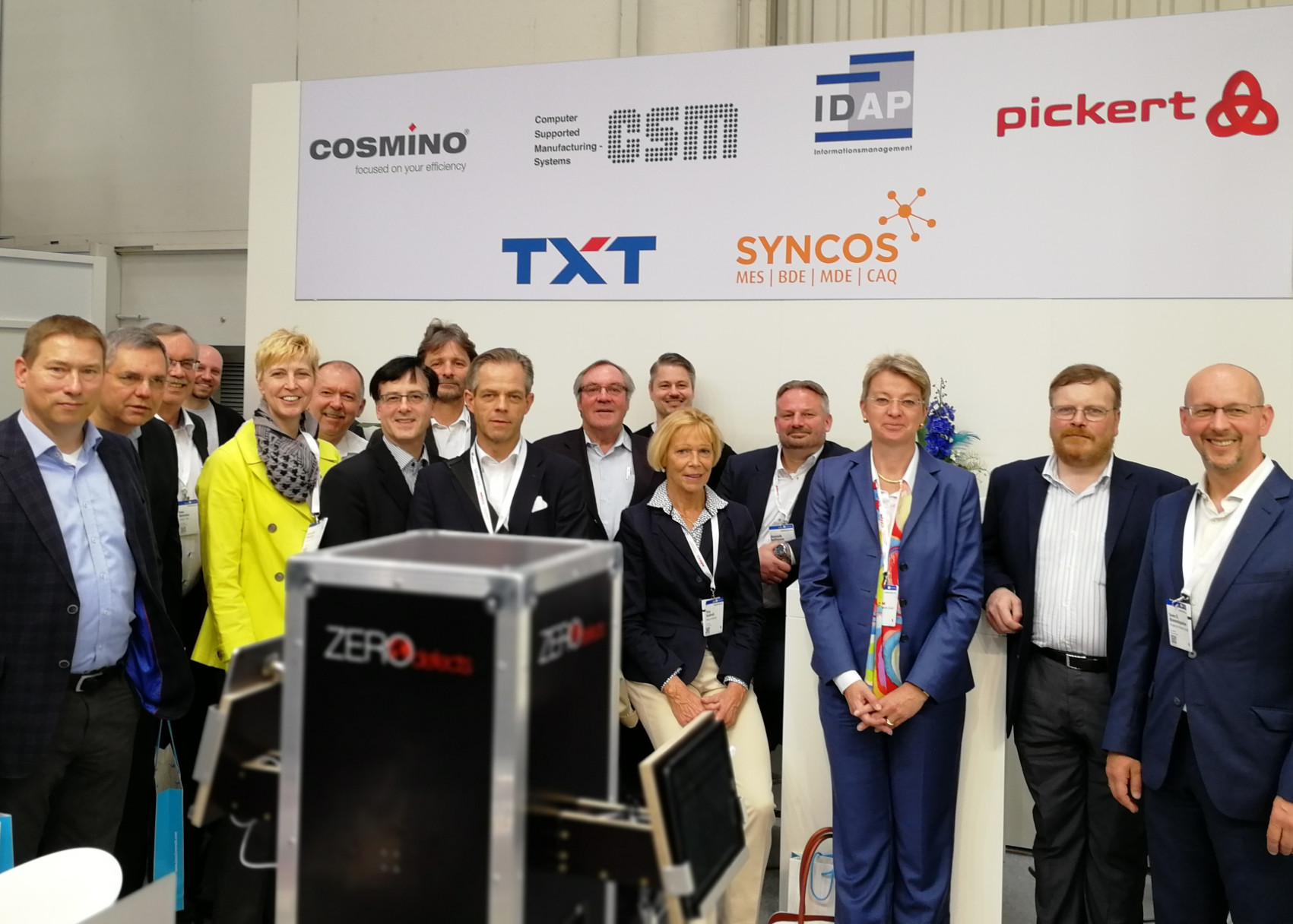 Interim Manager informierten sich auf der Hannover Messeüber die Industrie 4.0. (Bildquelle: Interim Interim Manager informierten sich auf der Hannover Messeüber die Industrie 4.0. (Bildquelle: Interim