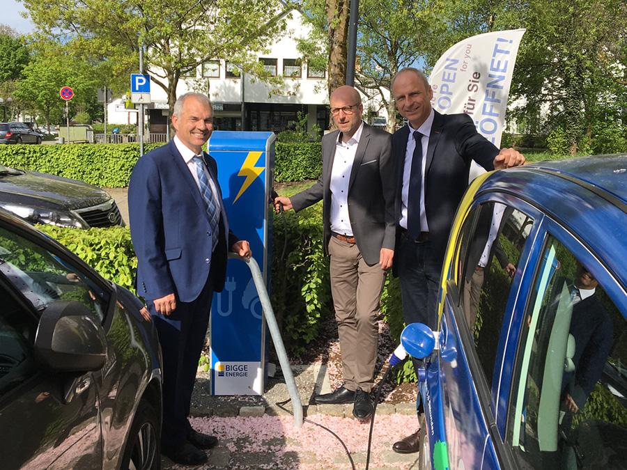 Die neue E-Ladesäule für Drolshagen geht in Betrieb. (Bildquelle: BIGGE ENERGIE) Die neue E-Ladesäule für Drolshagen geht in Betrieb. (Bildquelle: BIGGE ENERGIE)