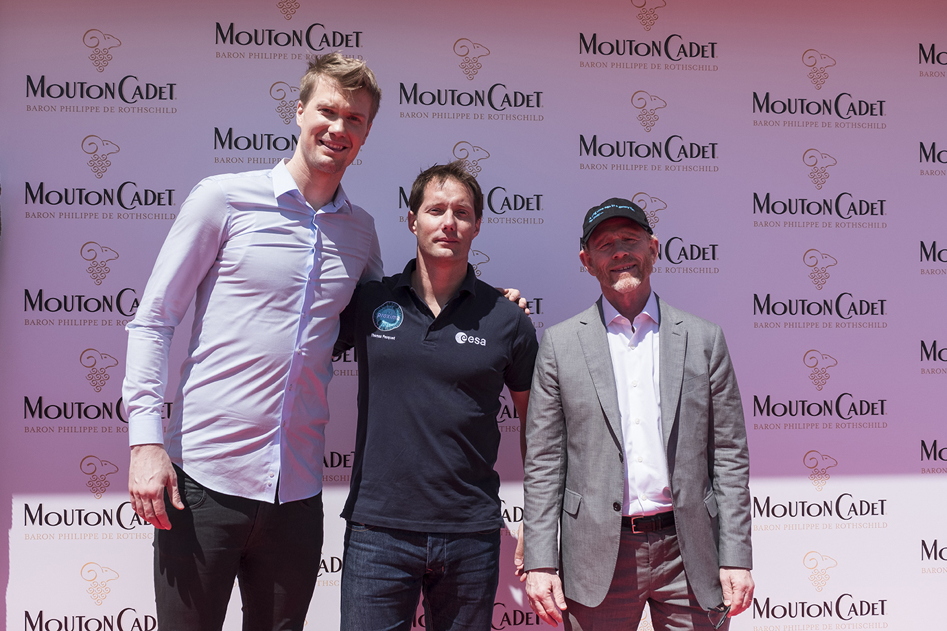 Schauspieler Joonas Suotamo, Astronaut Thomas Pesquet& Ron Howard in der Mouton Cadet Wine Bar Schauspieler Joonas Suotamo, Astronaut Thomas Pesquet& Ron Howard in der Mouton Cadet Wine Bar