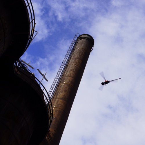 Inspektion einer Hochofenanlage auf Schadstellen durch den SensorCopter